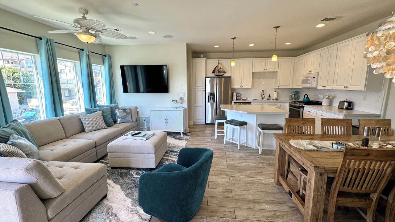 Photo of Livingroom in Downtown