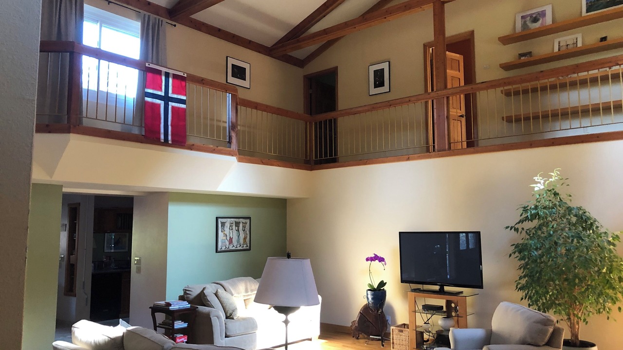 Photo of Livingroom in Forestville