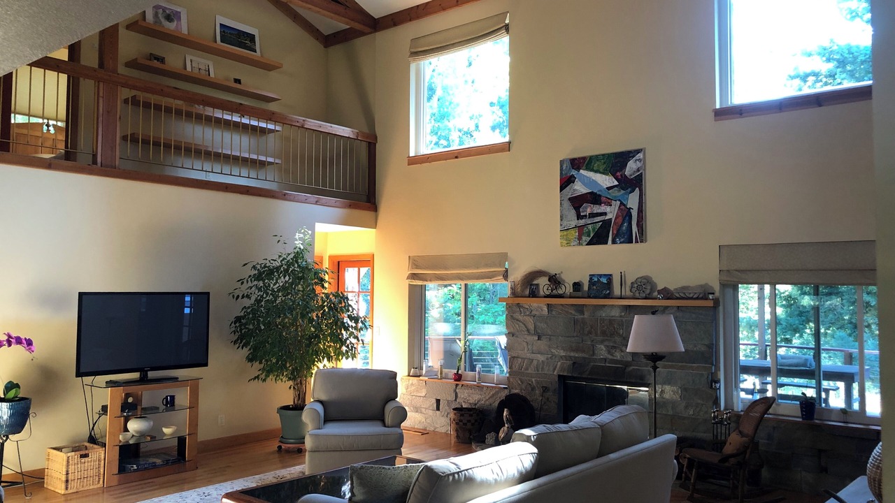 Photo of Livingroom in Forestville