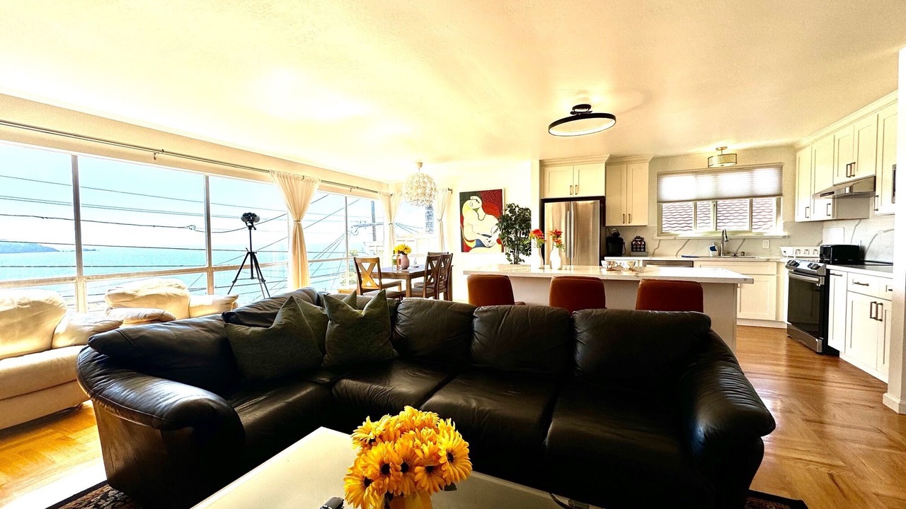 Photo of Livingroom in Westlake