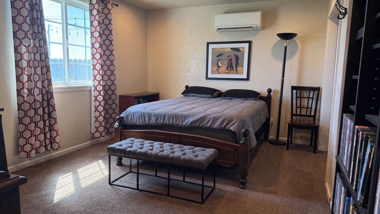 Photo of Bedroom in Victor