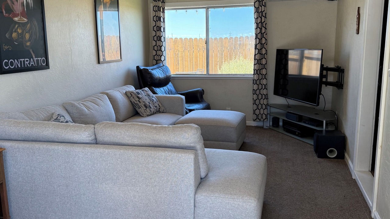 Photo of Livingroom in Victor