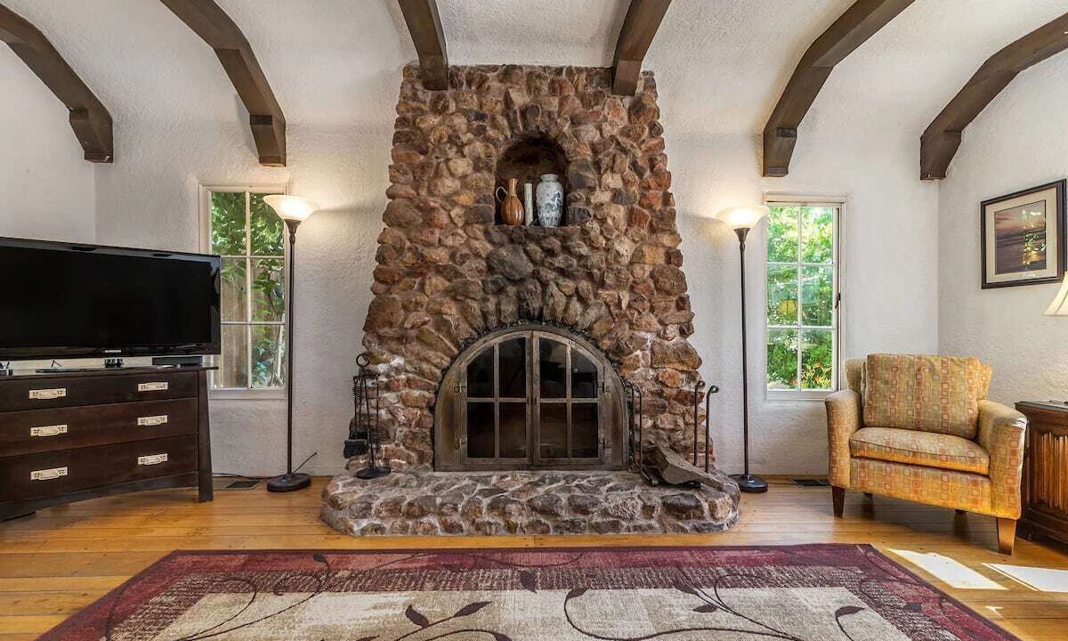 Photo of Livingroom in Guerneville