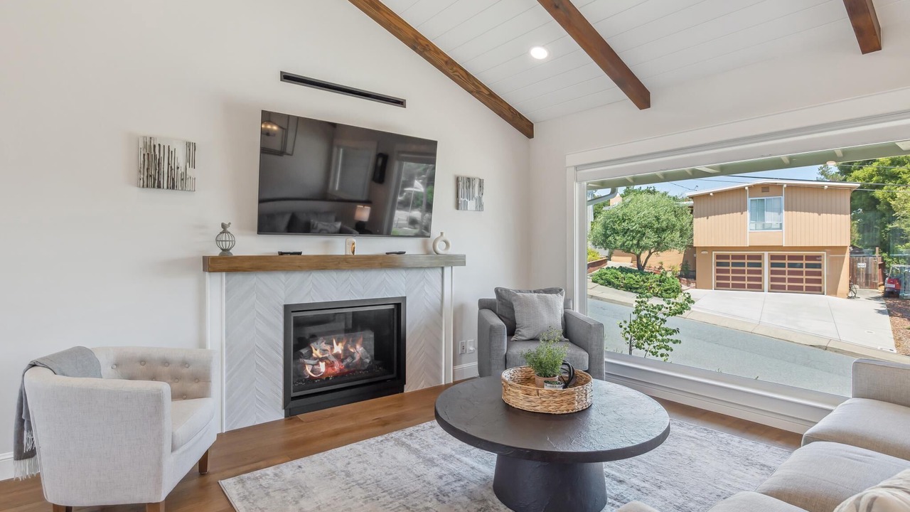 Photo of Livingroom in San Bruno