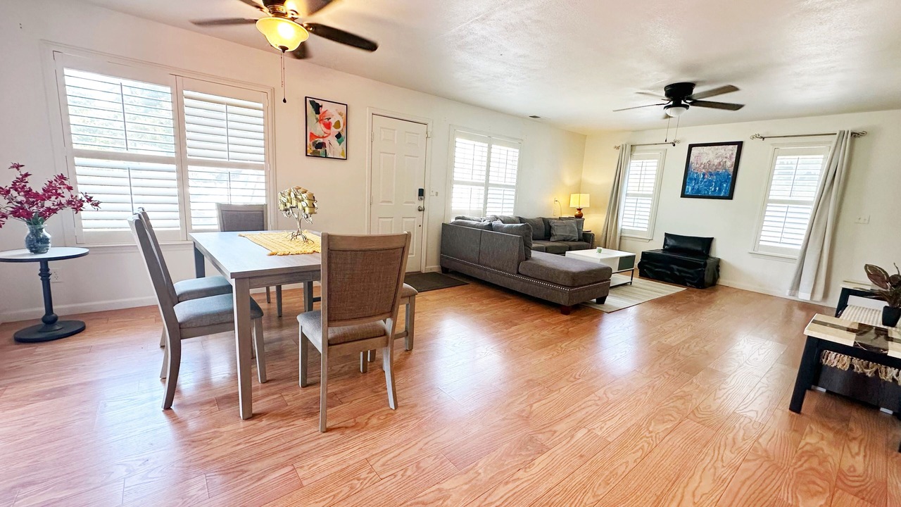 Photo of Livingroom in Springville