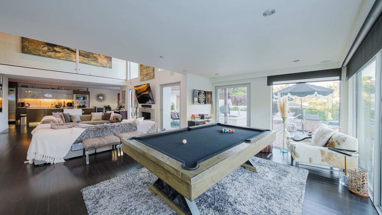 Photo of Livingroom in Hollywood Hills West