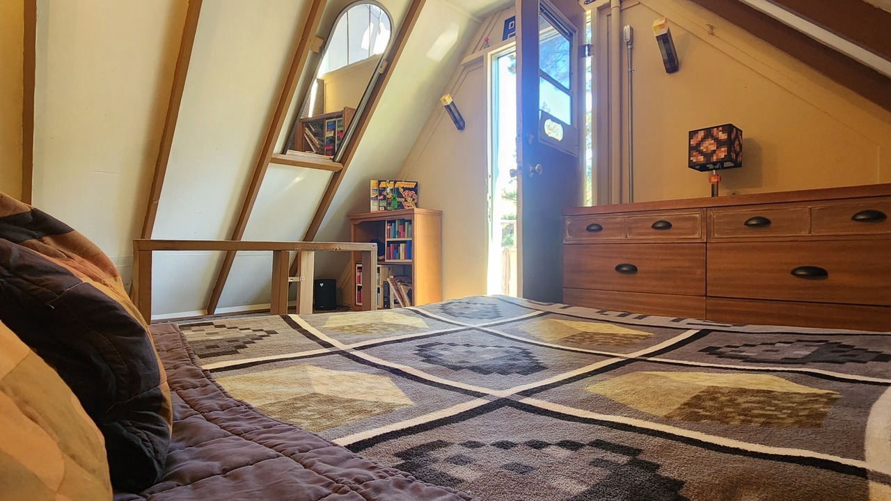 Photo of Bedroom in Crestline