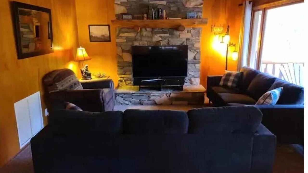 Photo of Livingroom in Bass Lake