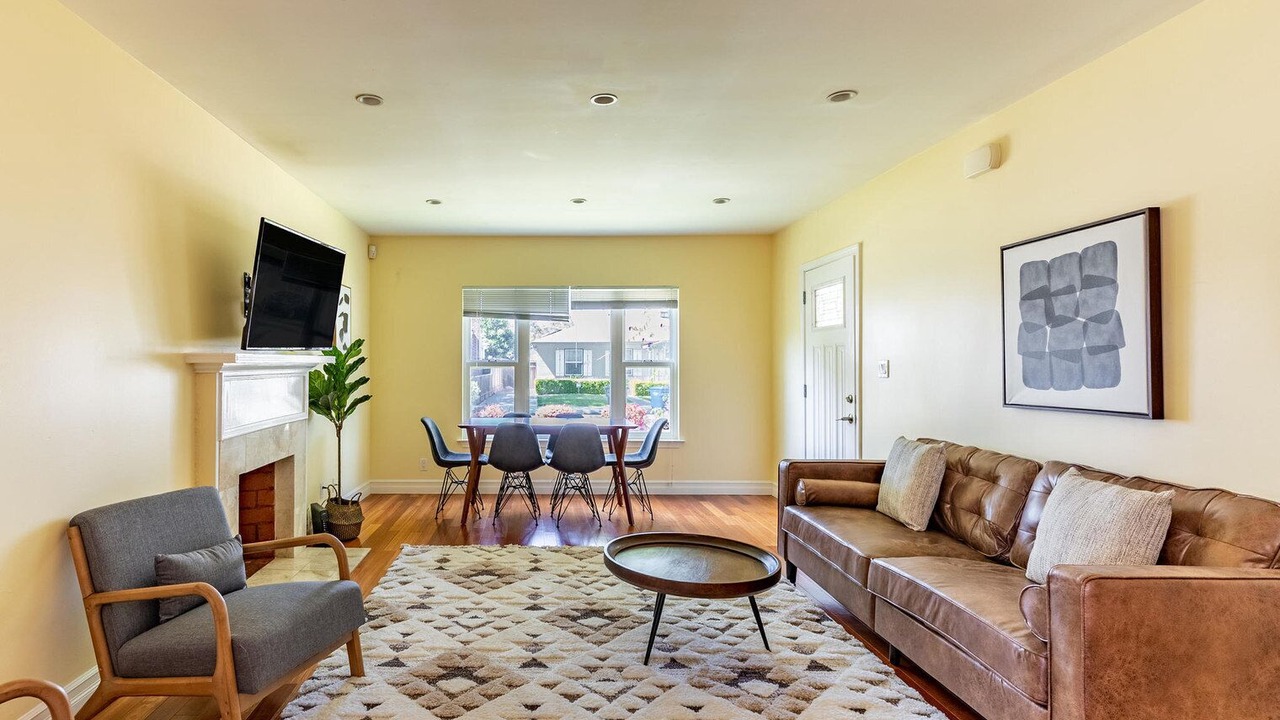 Photo of Livingroom in Menlo Park