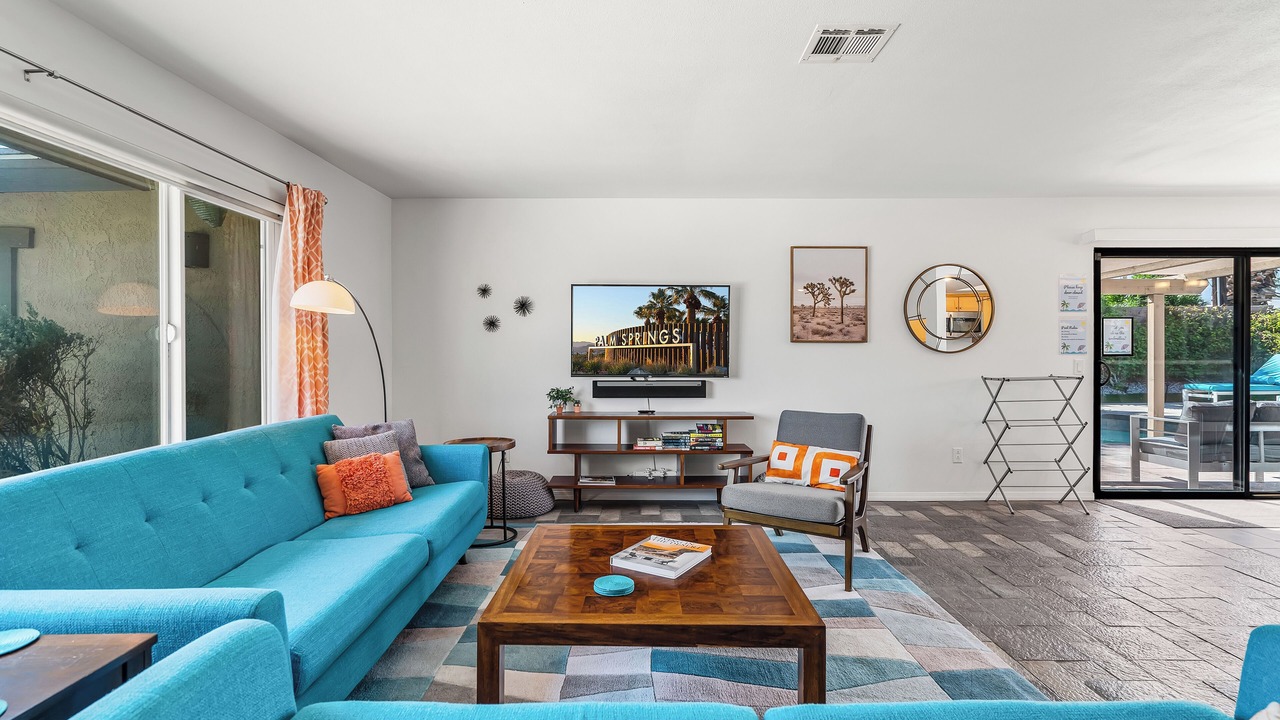 Photo of Livingroom in Desert Park Estates
