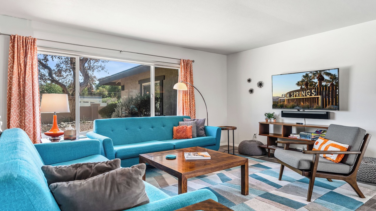 Photo of Livingroom in Desert Park Estates