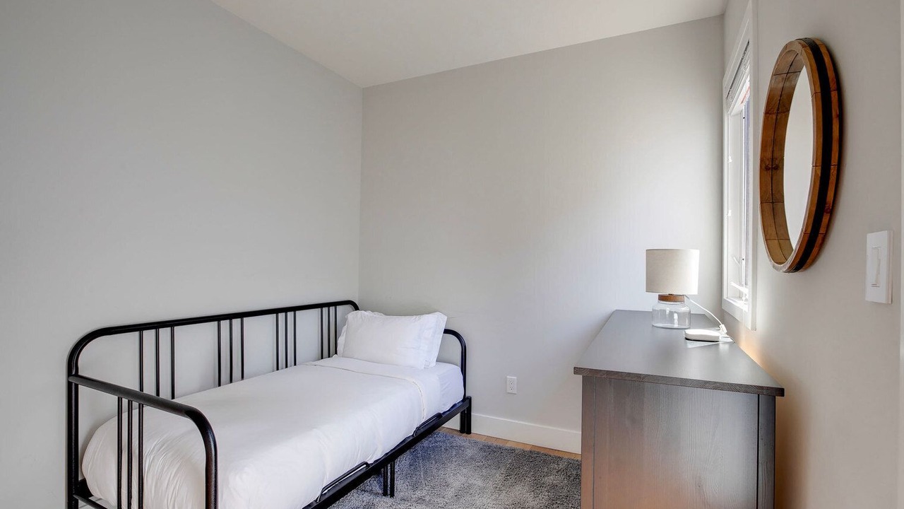 Photo of Bedroom in Nob Hill