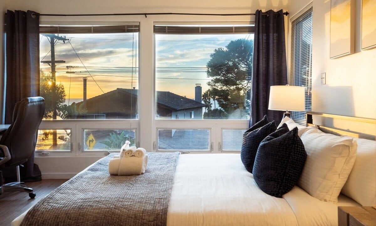 Photo of Bedroom in Sunset Cliffs