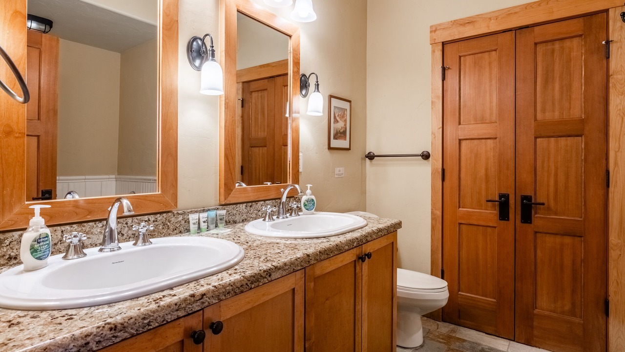 Photo of Bathroom in Woodwinds