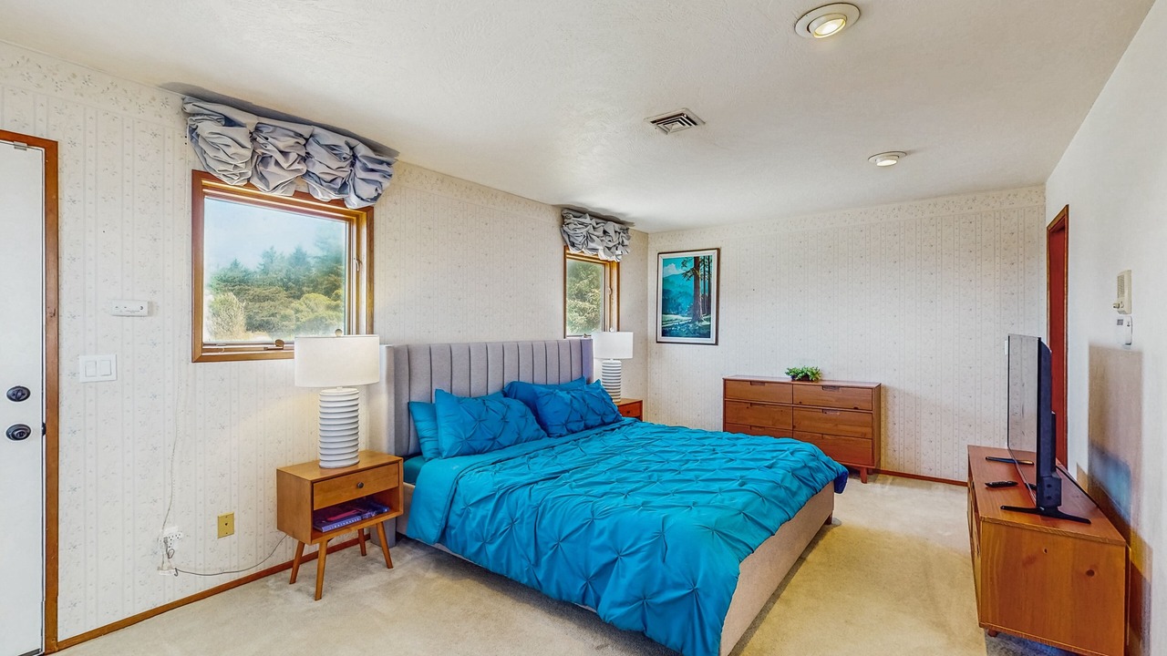 Photo of Bedroom in Crescent City North
