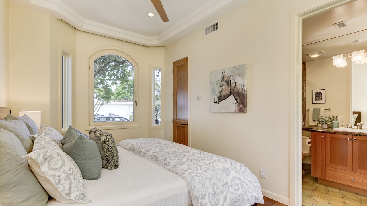 Photo of Bedroom in Crown Point