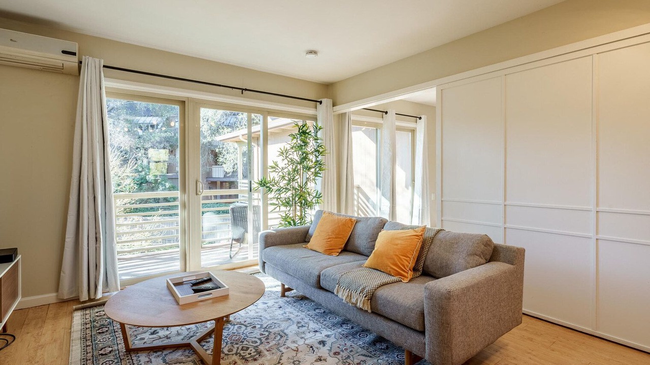 Photo of Livingroom in University South