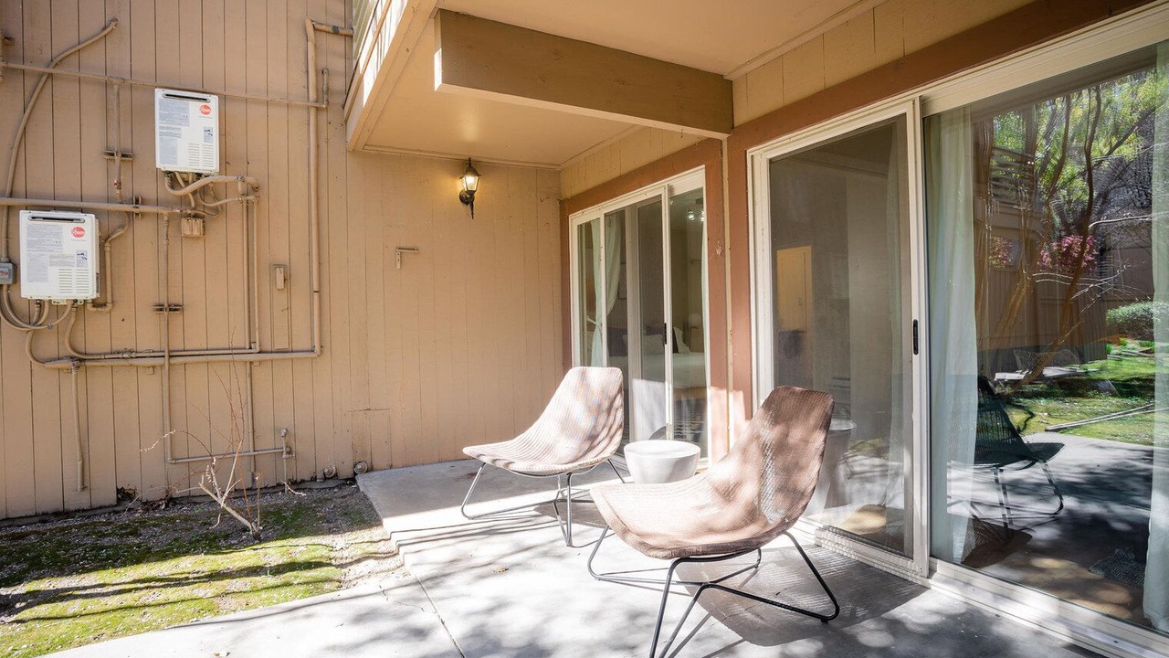 Photo of Patio Balcony in University South