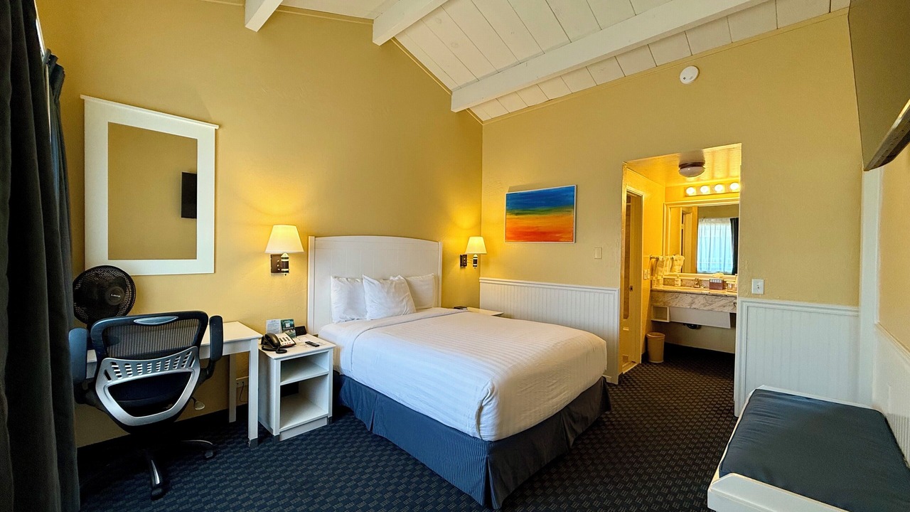 Photo of Bedroom in Downtown Monterey