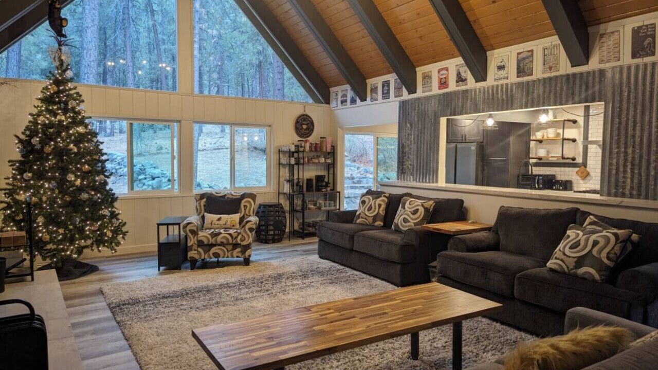 Photo of Bedroom in Wrightwood