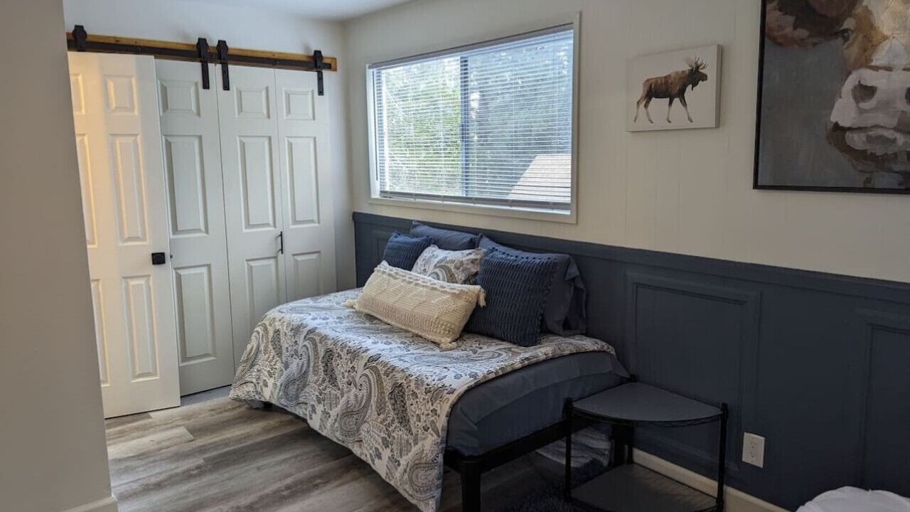 Photo of Bedroom in Wrightwood