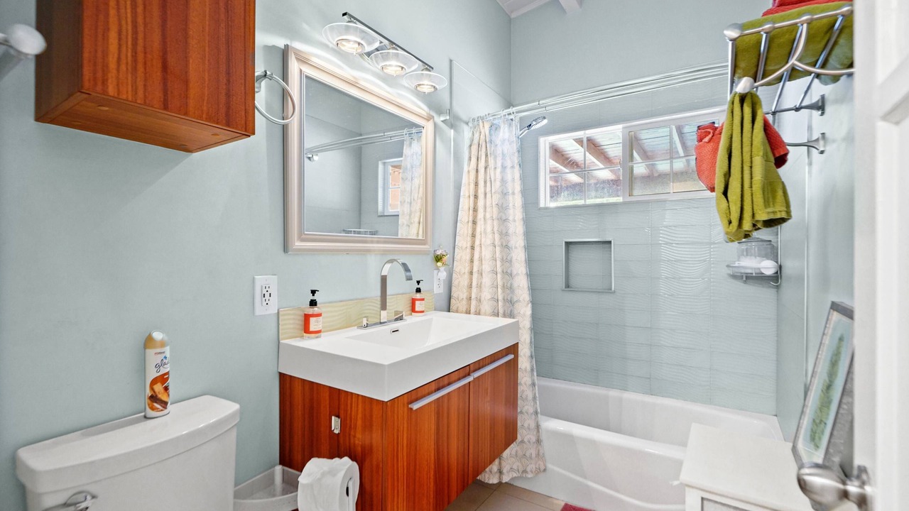 Photo of Bathroom in Valley Glen