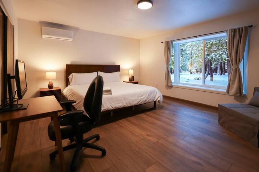 Photo of Bedroom in Shingletown