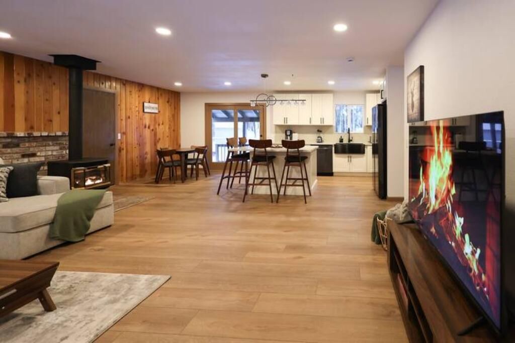 Photo of Livingroom in Shingletown