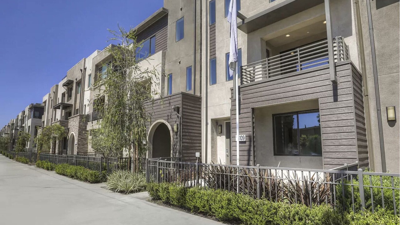 Photo of Outdoor in Valley Glen