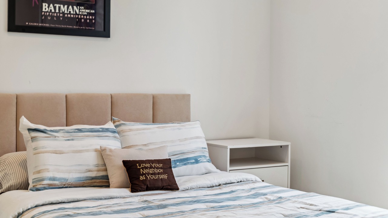 Photo of Bedroom in Valley Glen