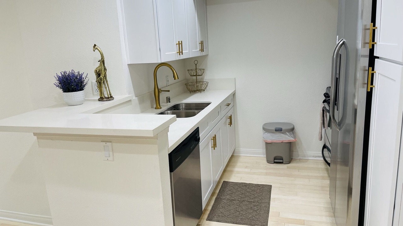 Photo of Kitchen in Warner Center
