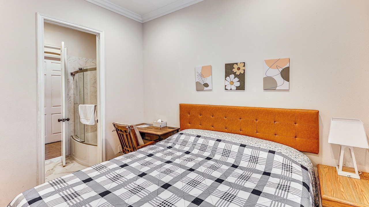 Photo of Bedroom in Alessandro Heights