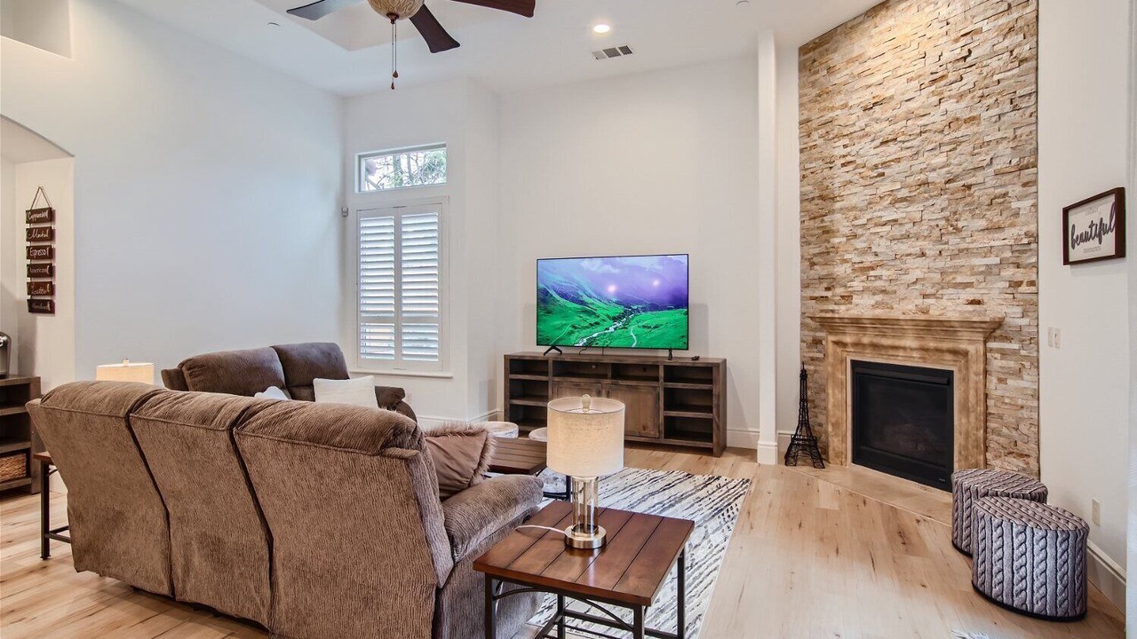 Photo of Livingroom in Granite Bay