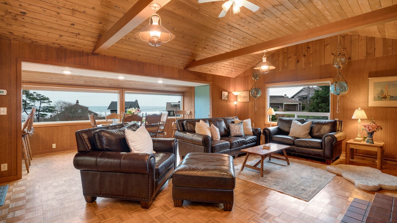 Photo of Livingroom in Neahkahnie Beach