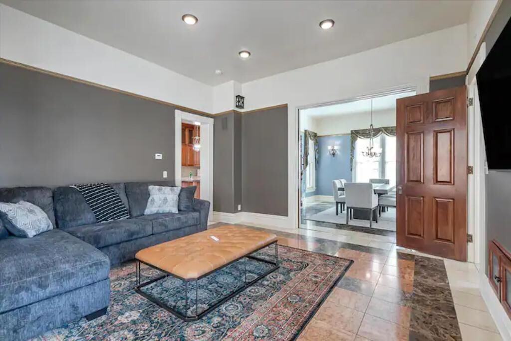 Photo of Livingroom in Horace Mann