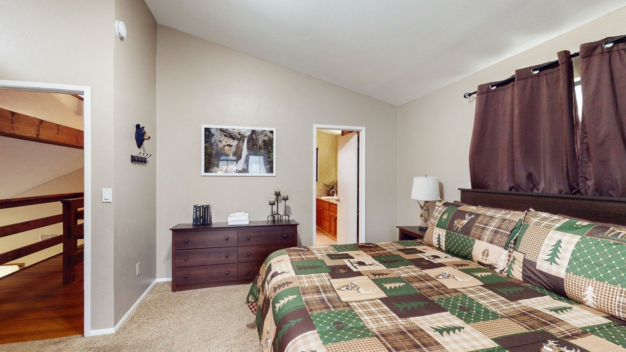 Photo of Bedroom in Yosemite Forks