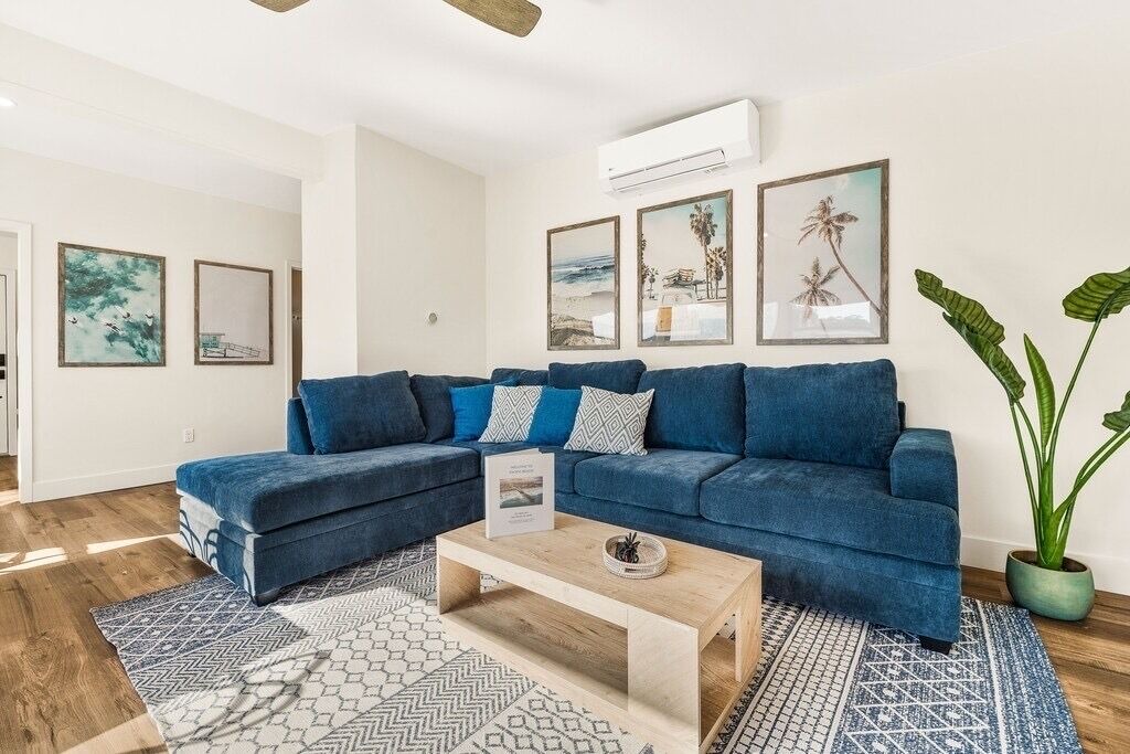 Photo of Livingroom in Crown Point