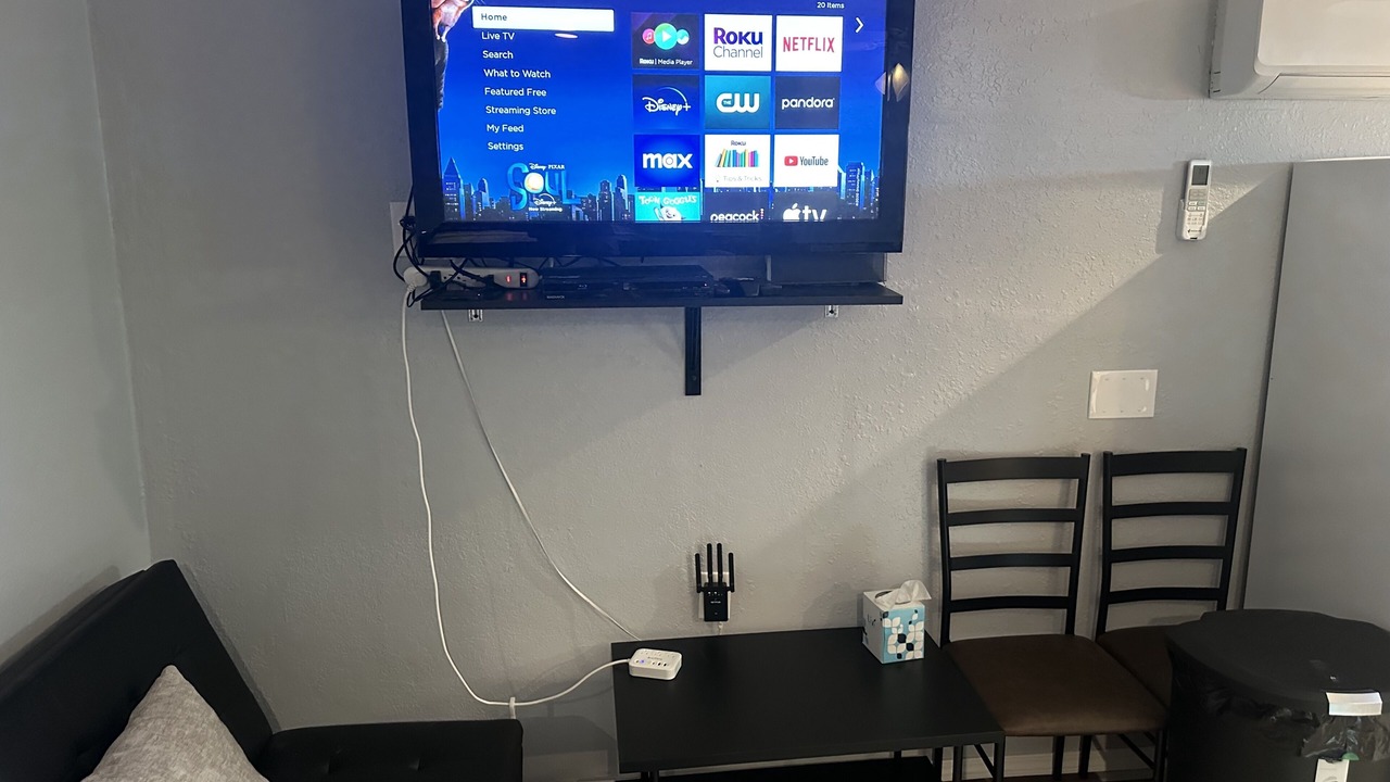 Photo of Livingroom in Dixon