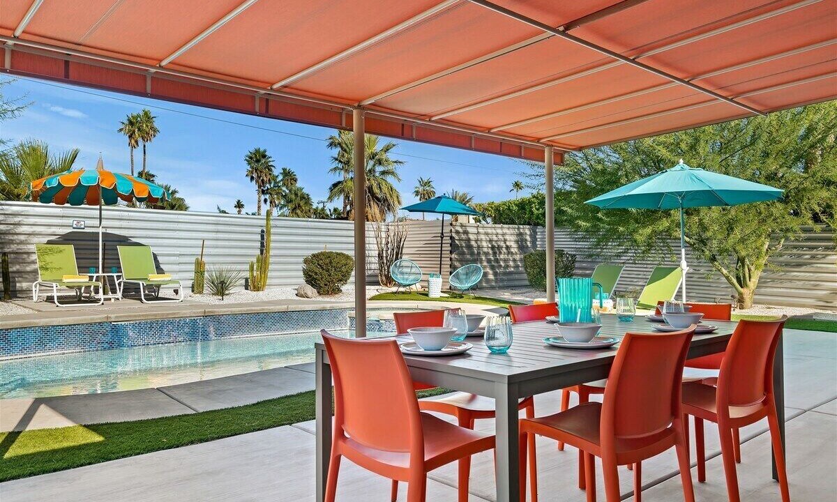Photo of Outdoor in Racquet Club Estates