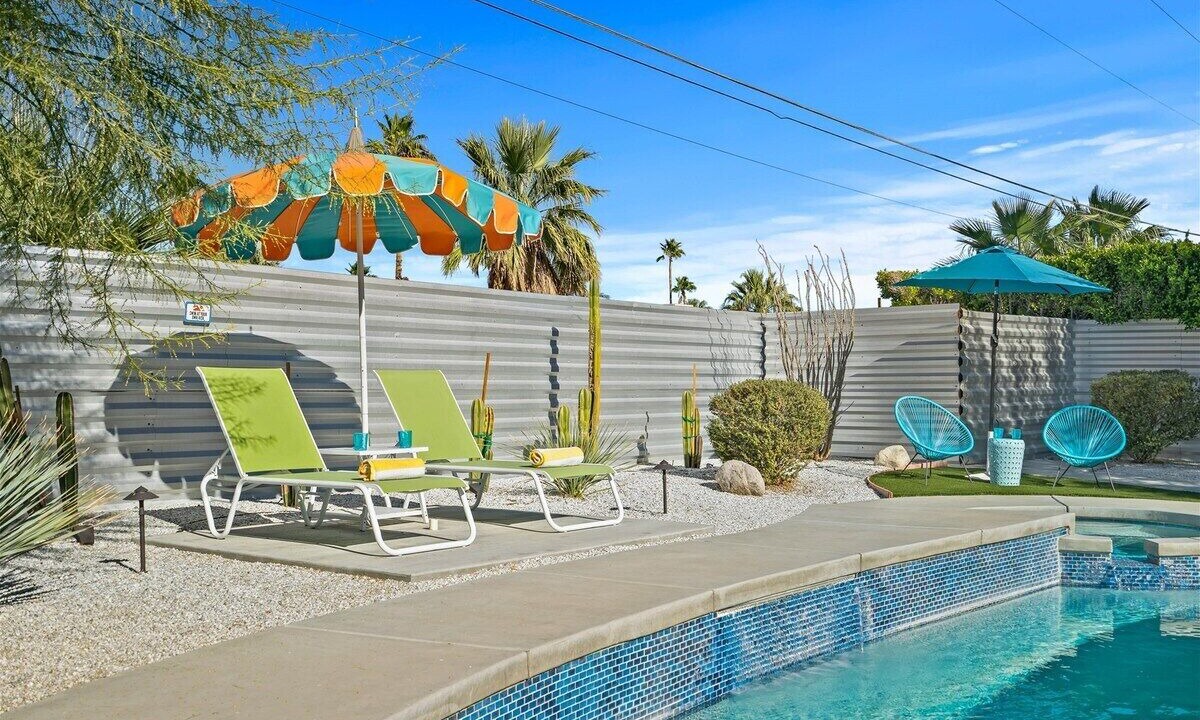 Photo of Outdoor in Racquet Club Estates