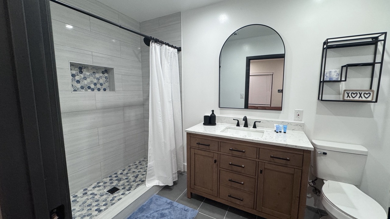 Photo of Bathroom in Harbor
