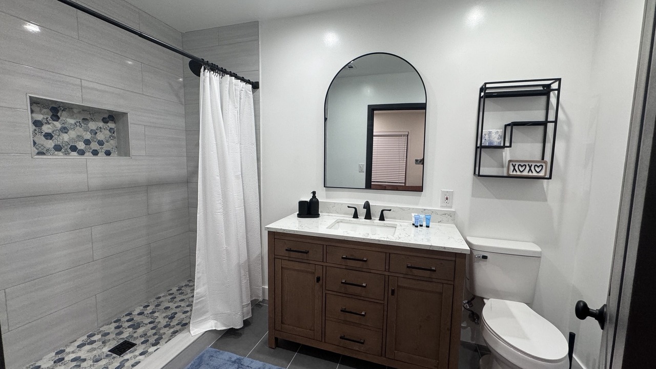 Photo of Bathroom in Harbor