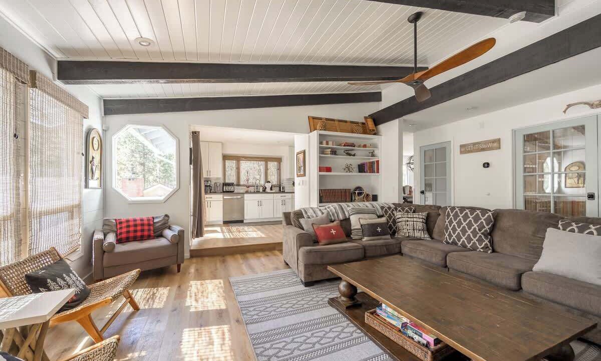Photo of Livingroom in Fox Farm