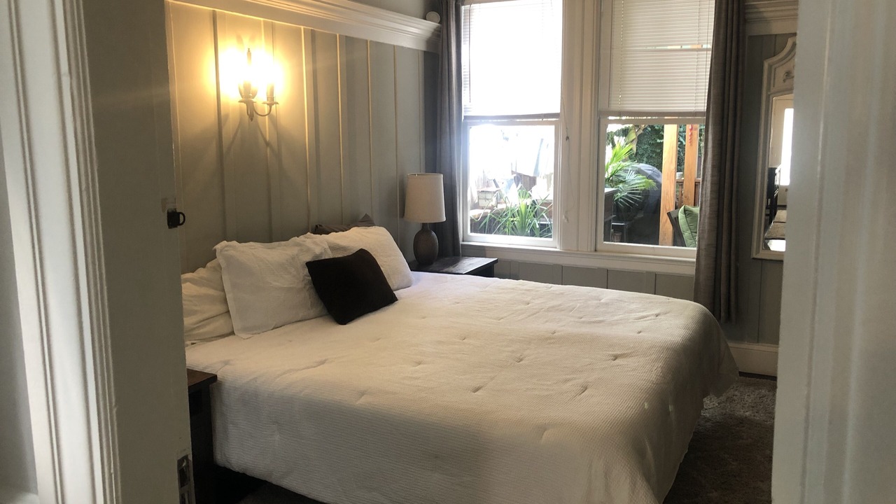 Photo of Bedroom in Polk Gulch