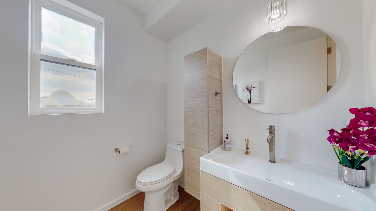 Photo of Bathroom in Pico - Robertson