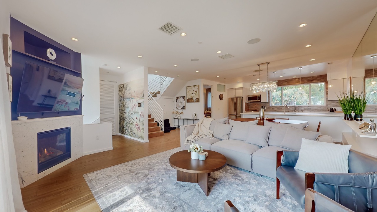 Photo of Livingroom in Pico - Robertson