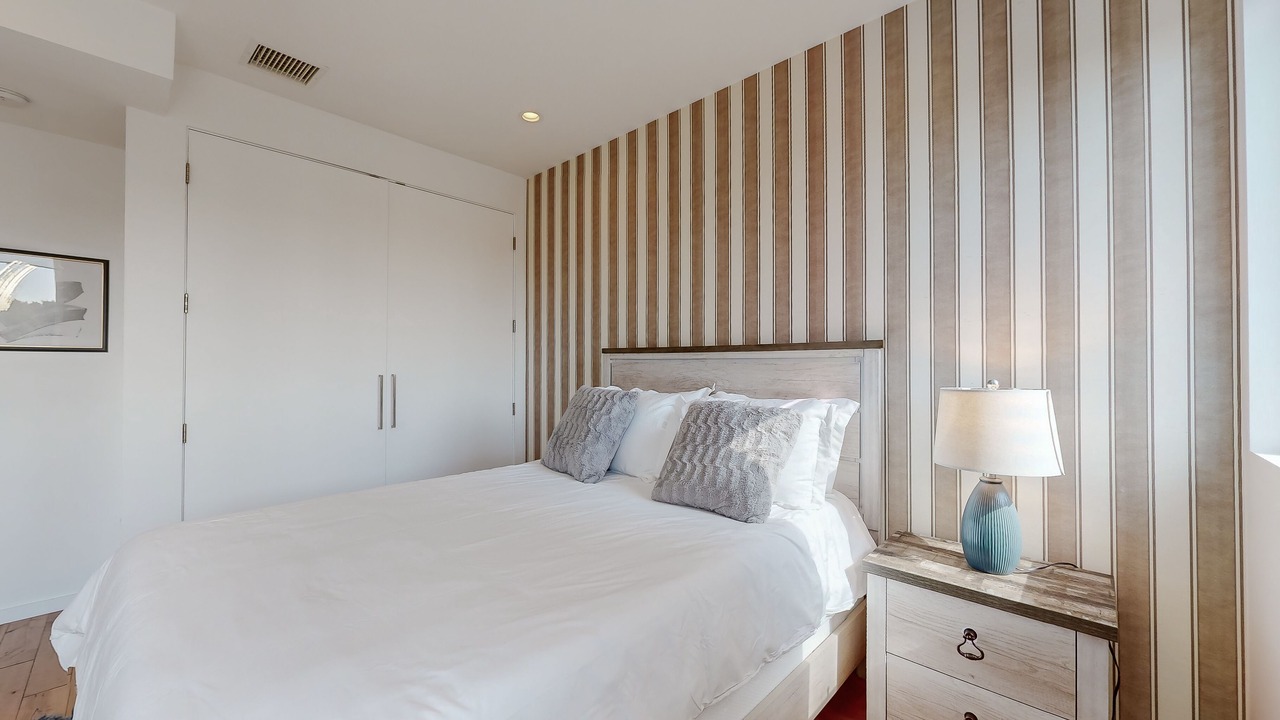 Photo of Bedroom in Pico - Robertson