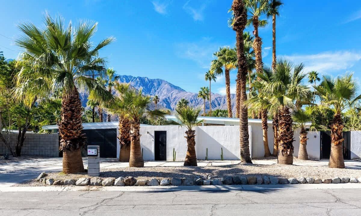 Photo of Outdoor in Racquet Club Estates
