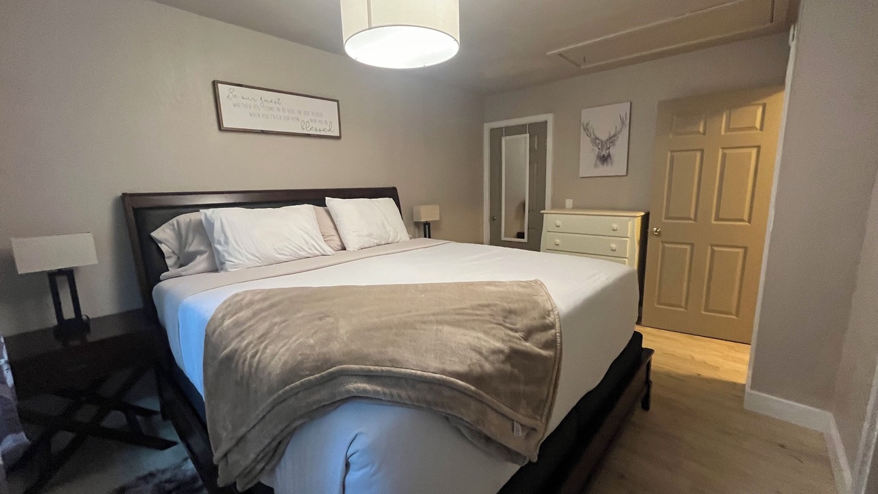 Photo of Bedroom in Orick
