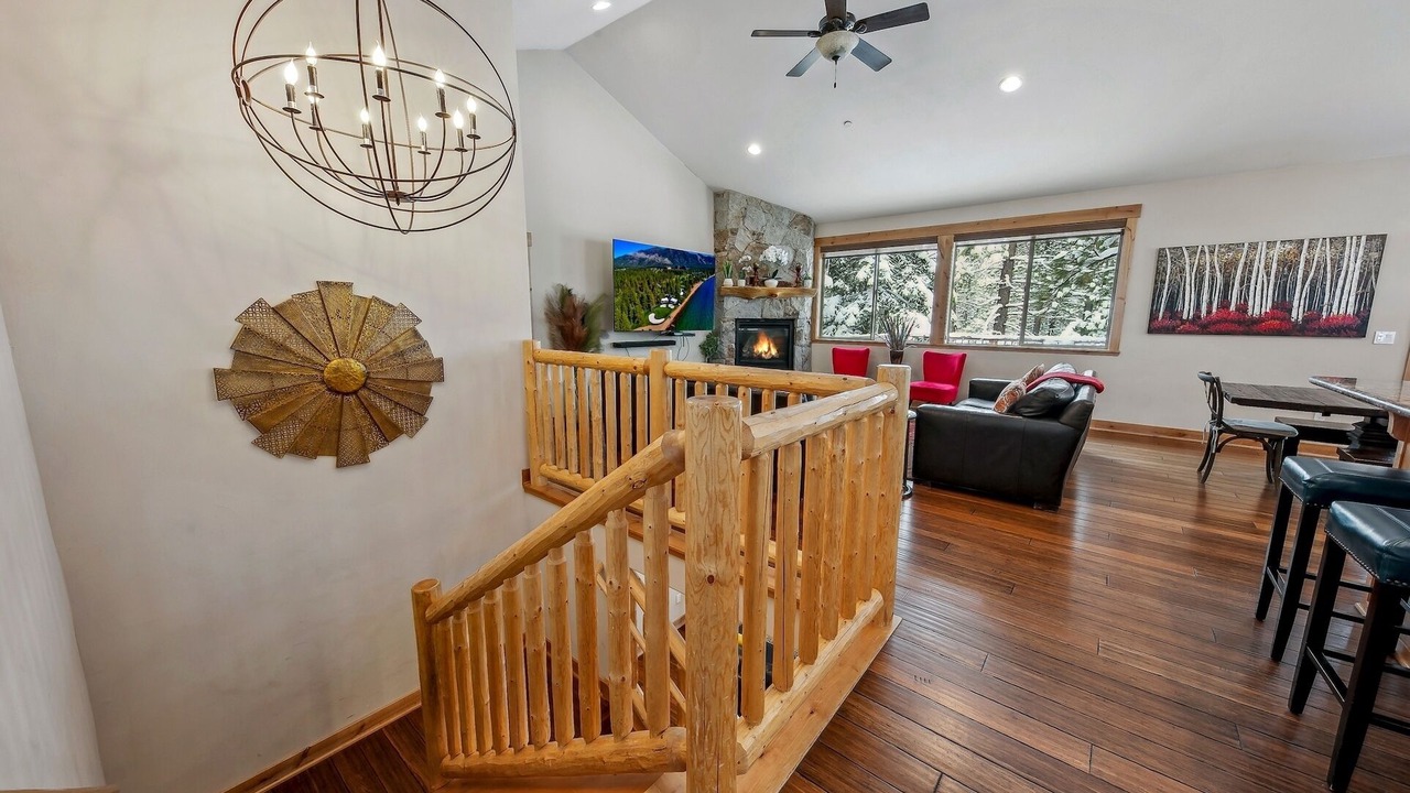 Photo of Livingroom in Pioneer Trail